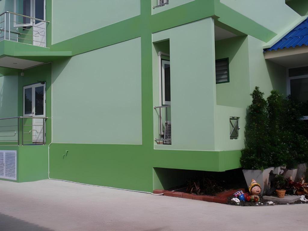 Yamjan Place Сурат Тхани Екстериор снимка