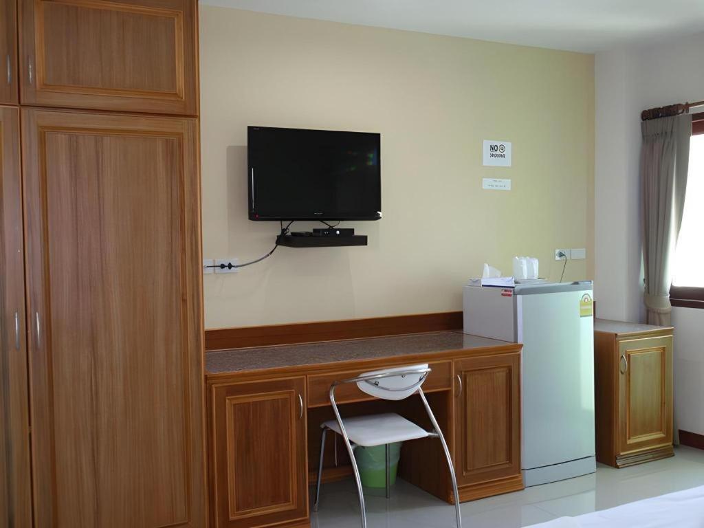 Yamjan Place Сурат Тхани Екстериор снимка