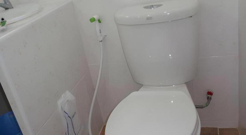 Yamjan Place Сурат Тхани Екстериор снимка