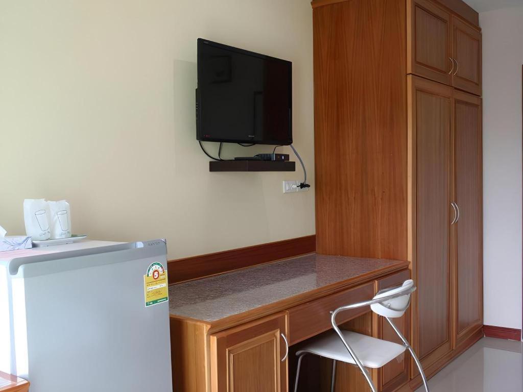 Yamjan Place Сурат Тхани Екстериор снимка