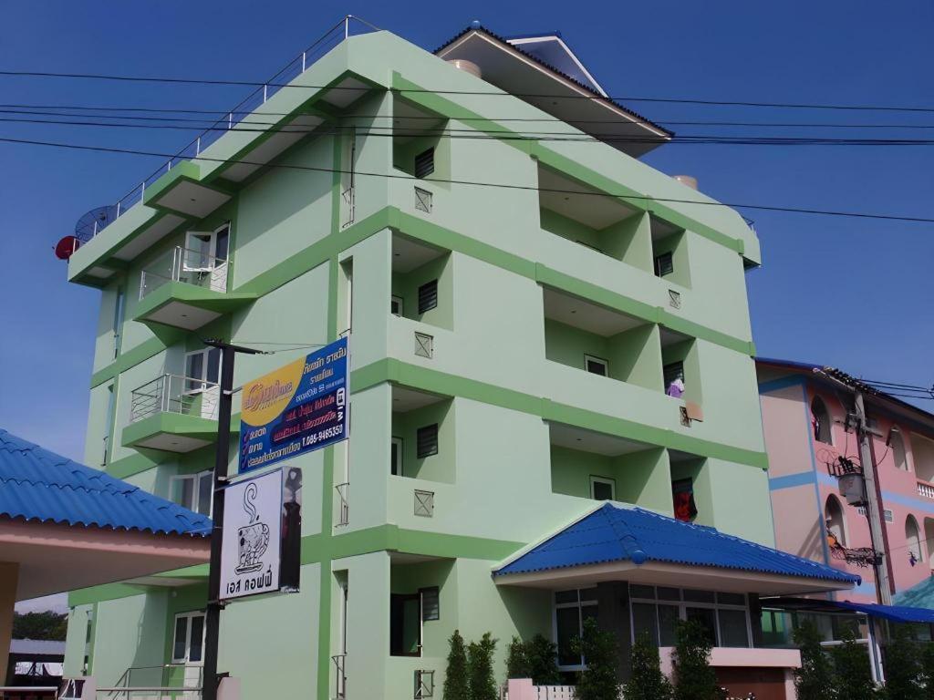 Yamjan Place Сурат Тхани Екстериор снимка