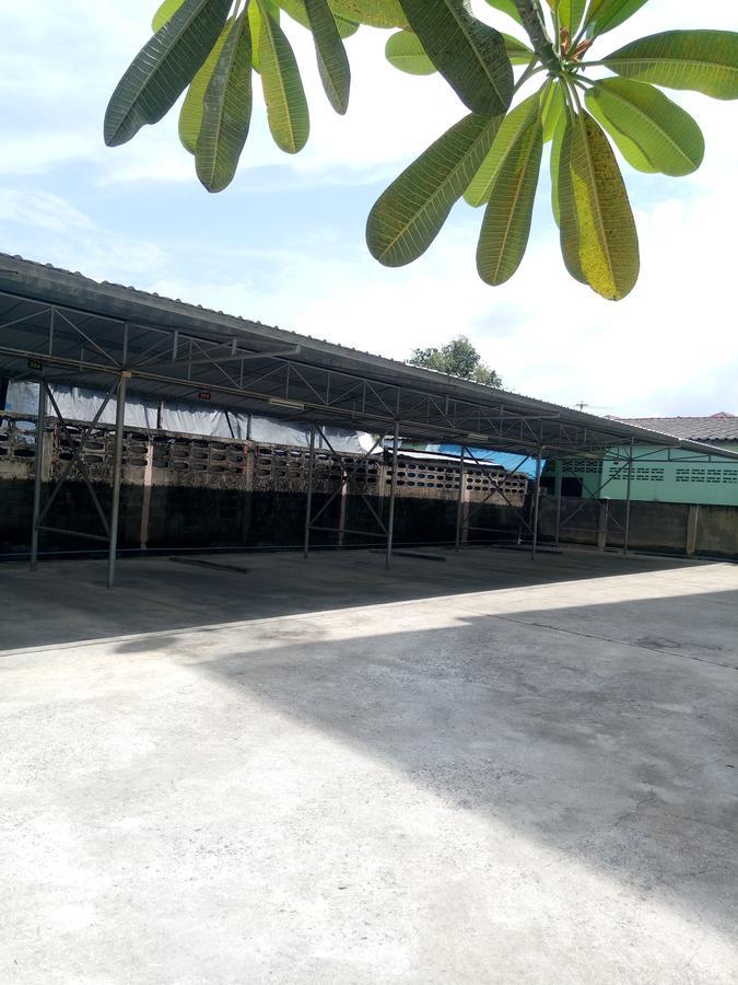 Yamjan Place Сурат Тхани Екстериор снимка
